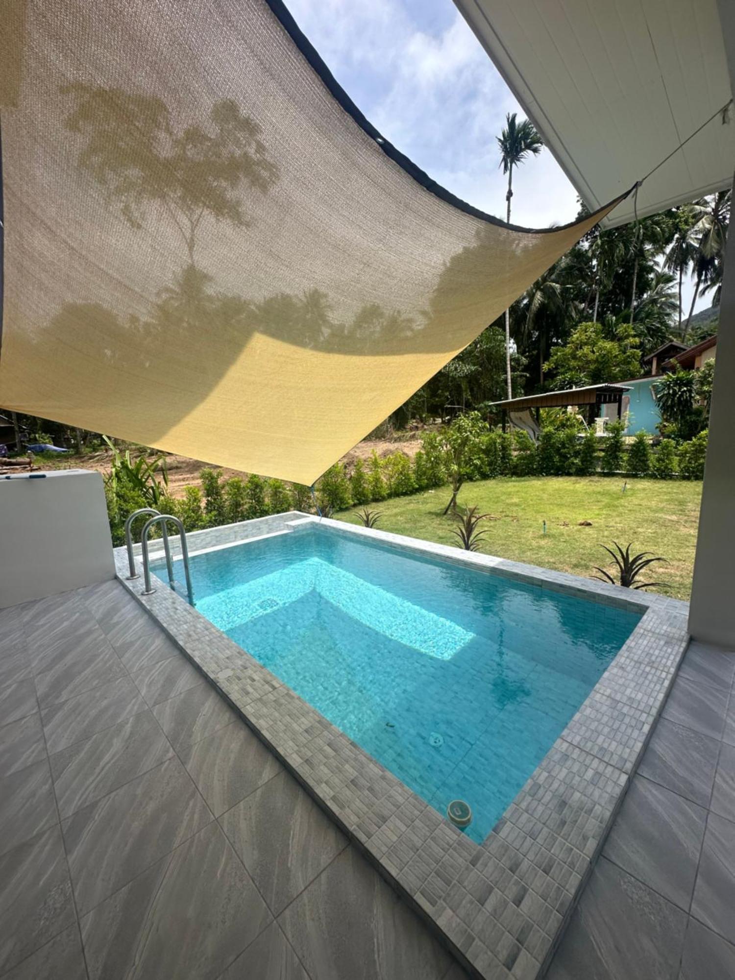 Private Pool Residences *